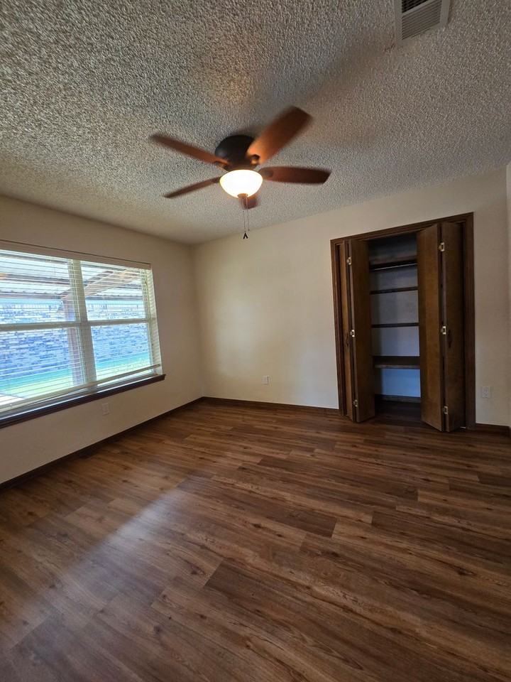 1616 Colonial Pkwy - Photo 5 of 9
