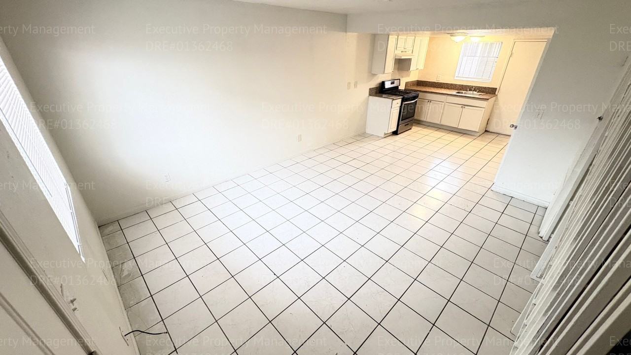 237 Dr Martin Luther King Jr Blvd - Photo 3 of 24