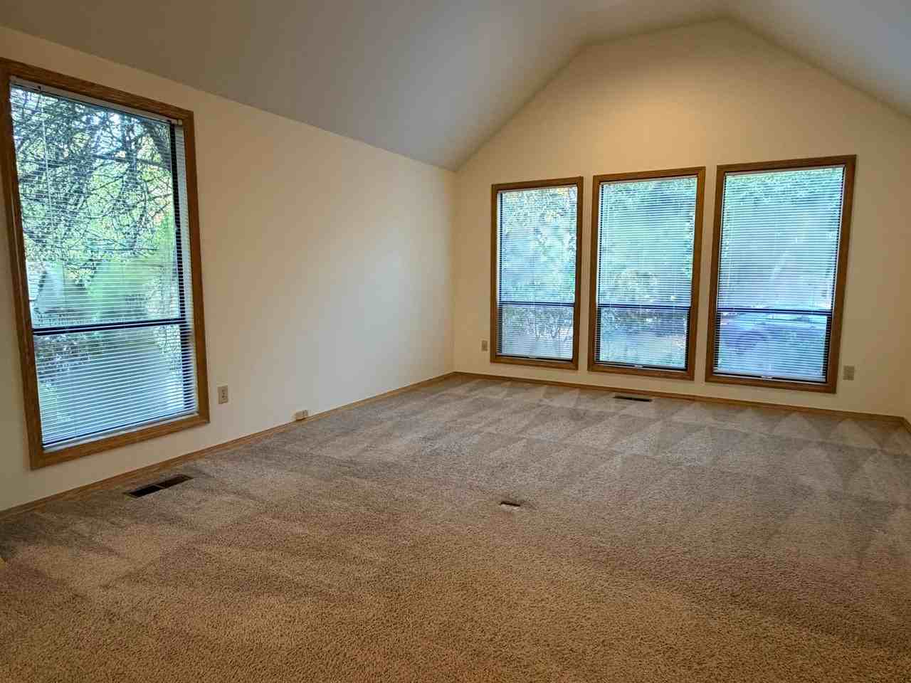 9570 Sw Millen Dr - Photo 4 of 33