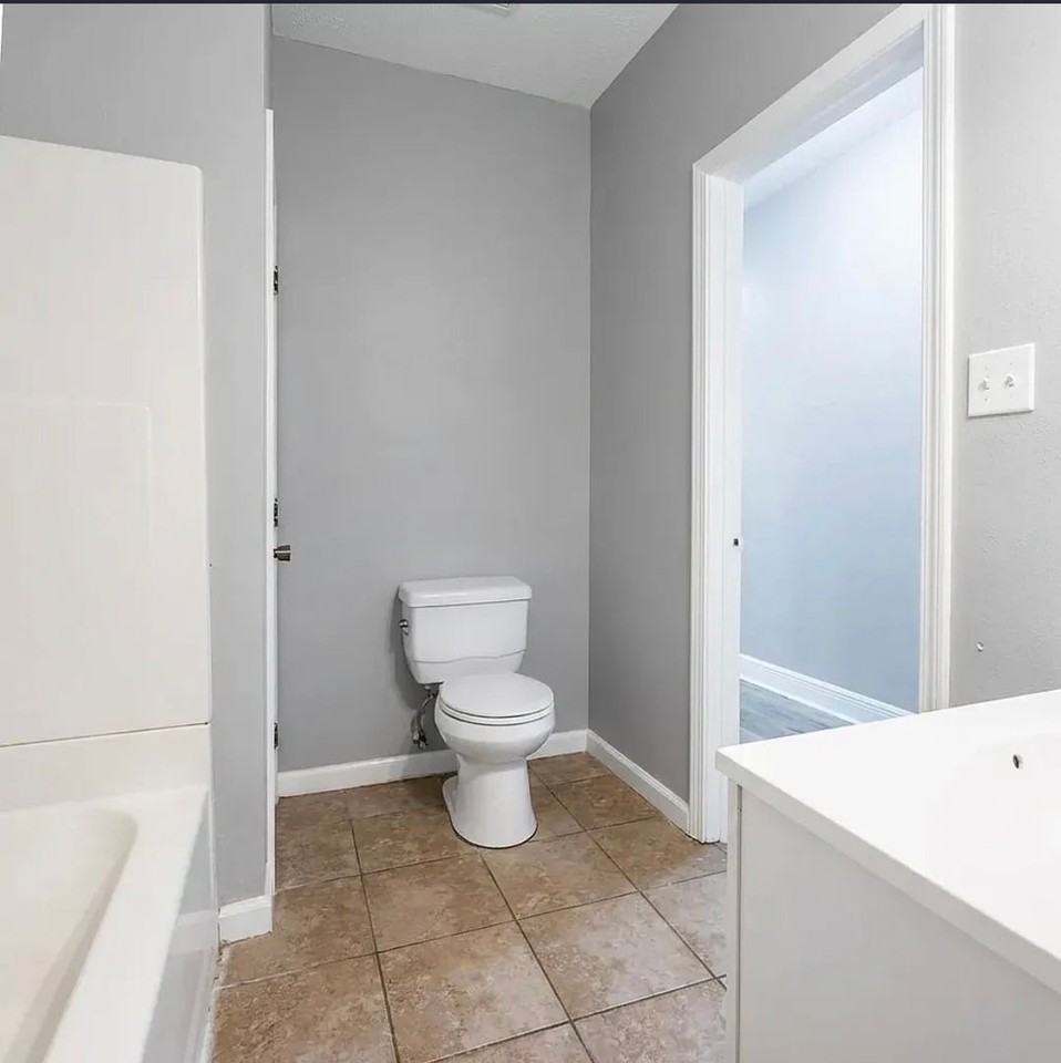 4114 Thalia St - Photo 5 of 7