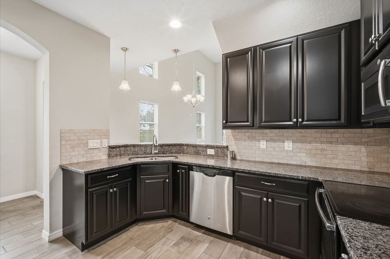 2224 Lennox Dale Ln - Photo 6 of 29
