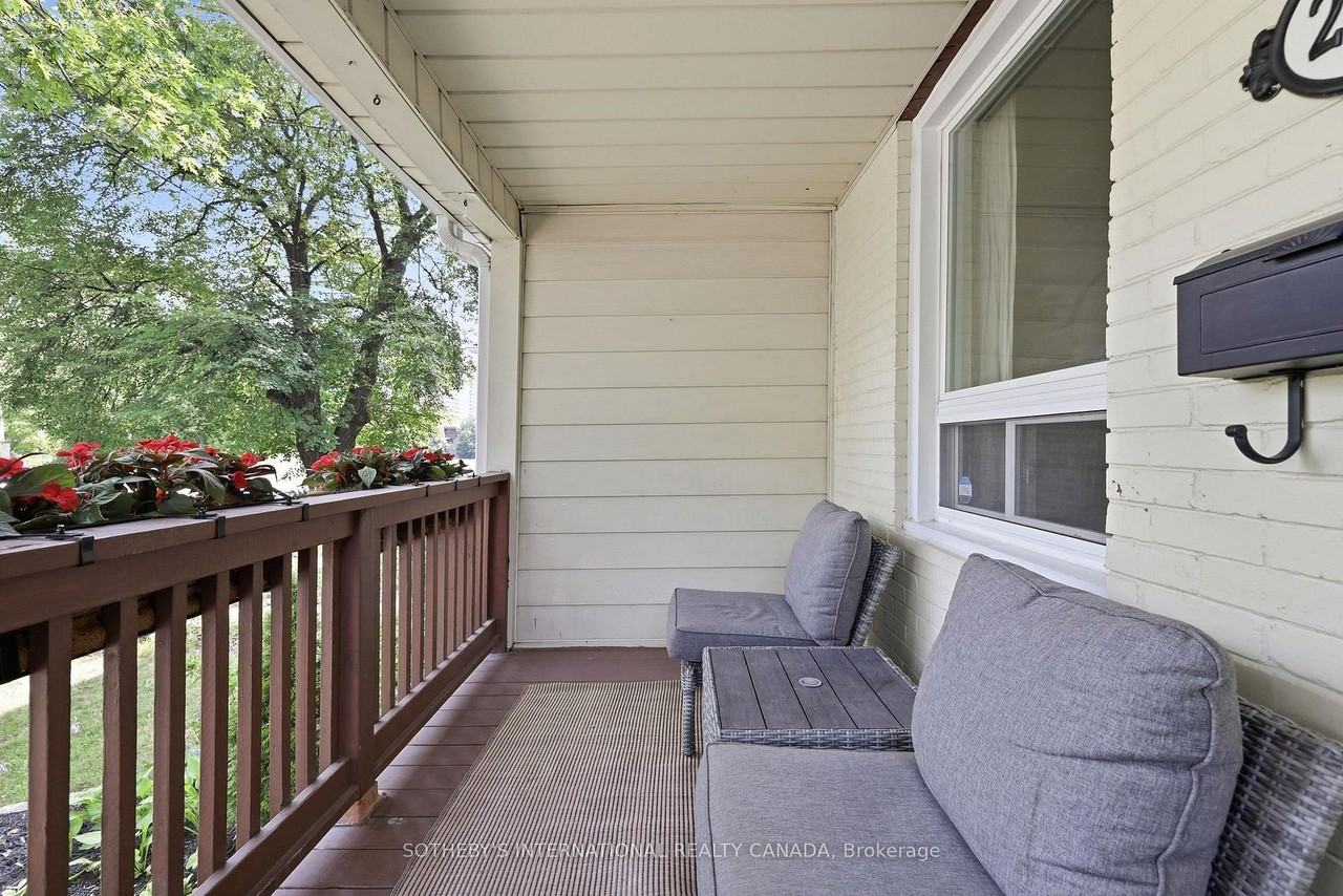 213 Oakcrest Avenue - Photo 2 of 22