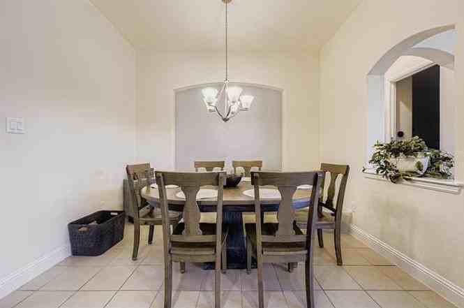 5709 Broad Bay Ln - Photo 3 of 11