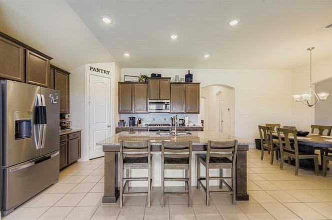 5709 Broad Bay Ln - Photo 4 of 11