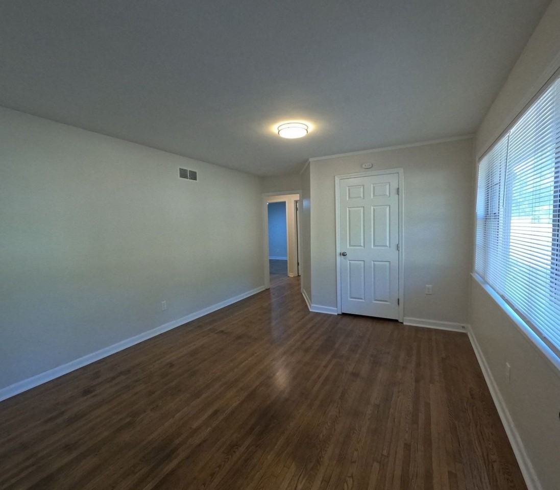 3132 Baskin St - Photo 5 of 29