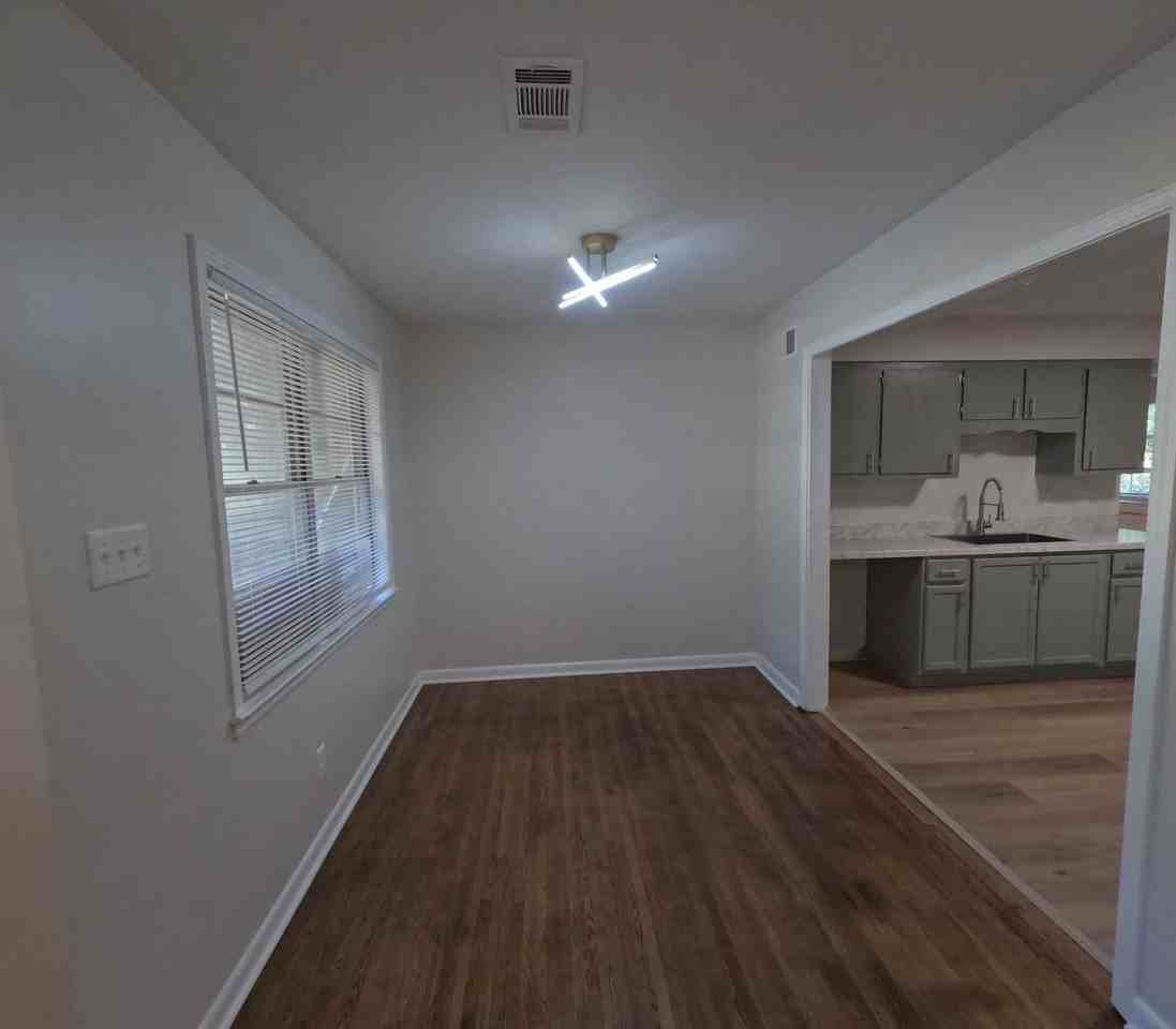 3132 Baskin St - Photo 6 of 29