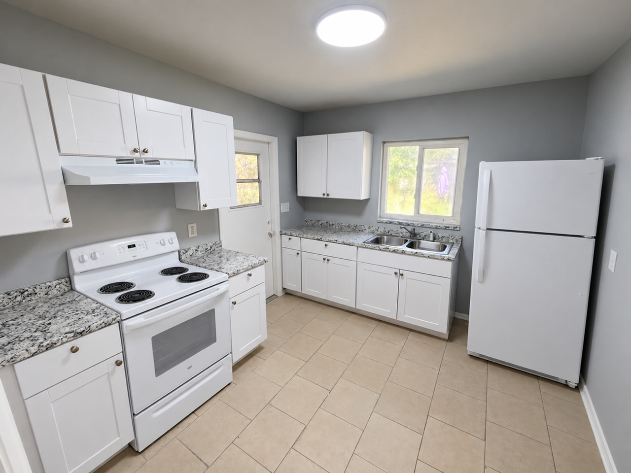 521 Norfolk Cir - Photo 5 of 15