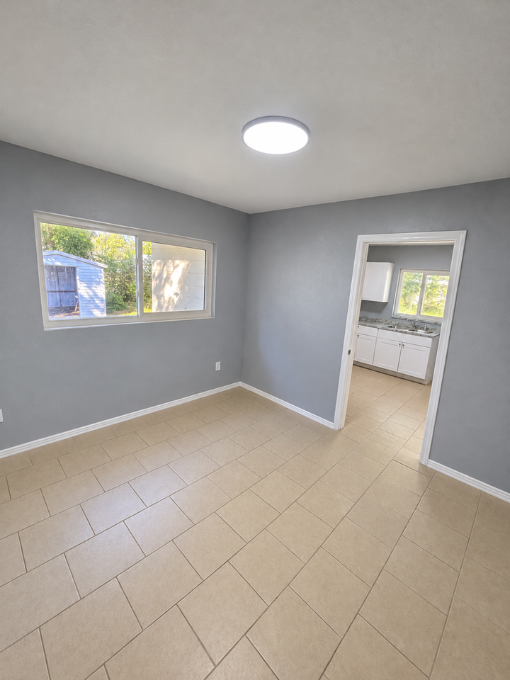 521 Norfolk Cir - Photo 6 of 15