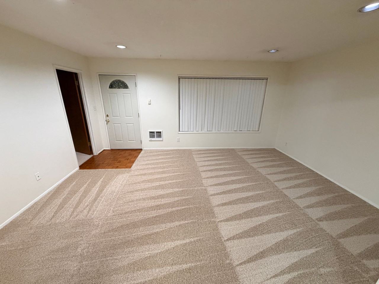 1040 Larkspur Ln Nw - Photo 3 of 32