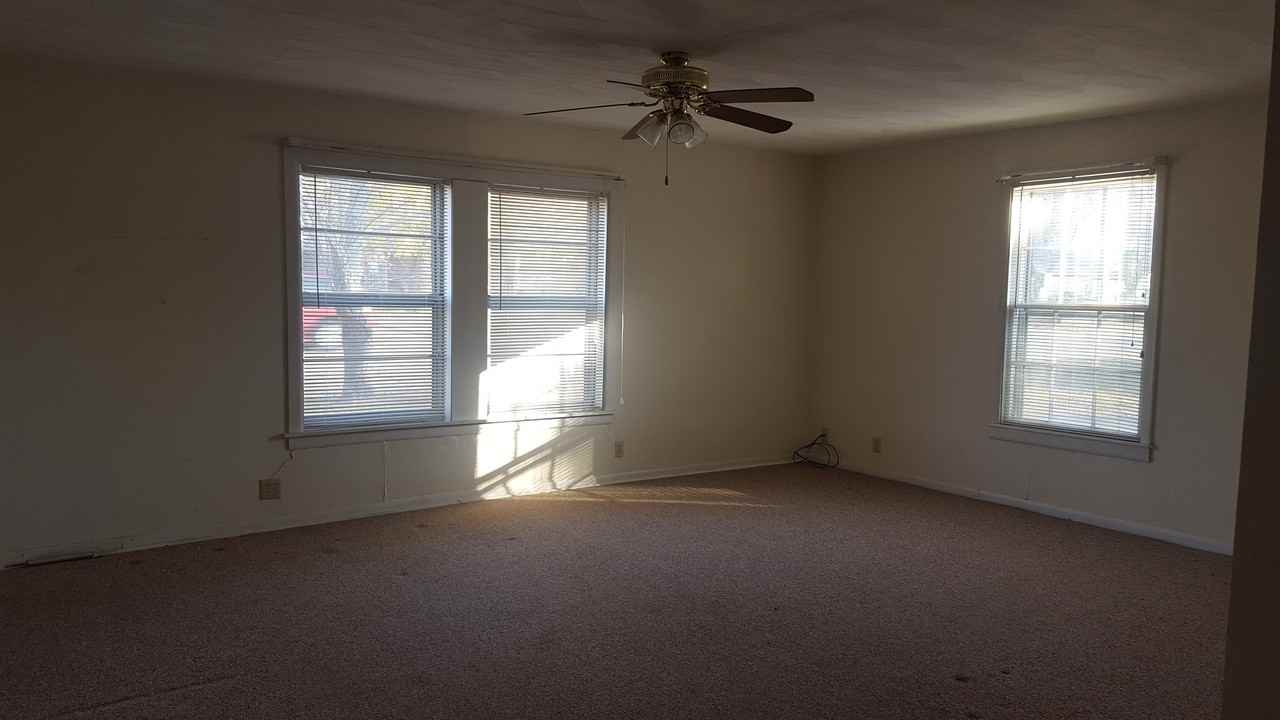 3050 Pine Mill Rd - Photo 2 of 11