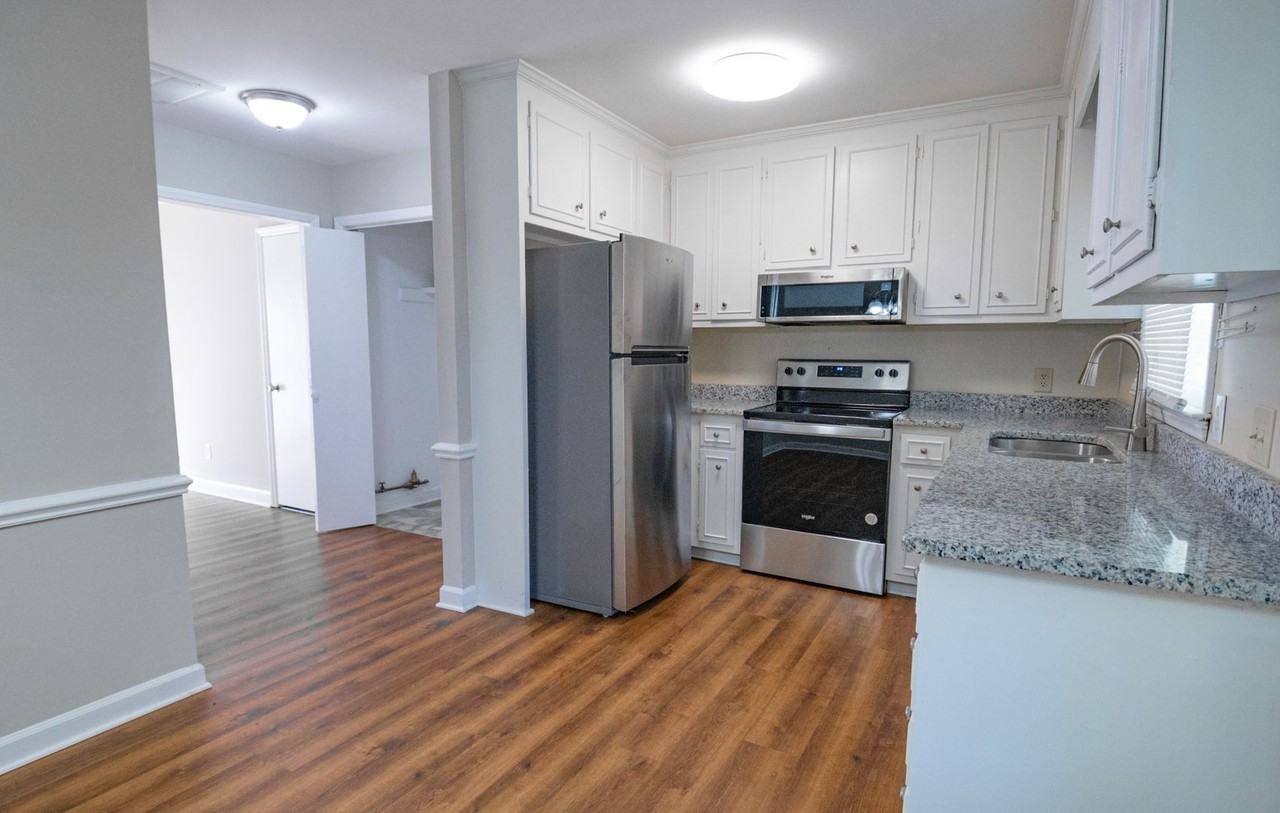 239 Bridgefield Pl #1 - Photo 4 of 10
