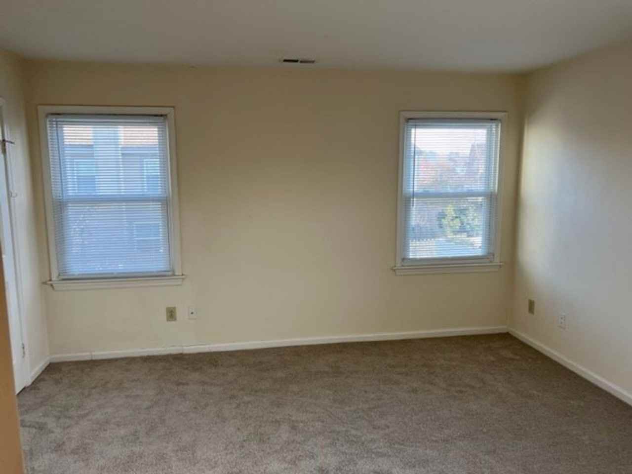 748 Goodard Dr - Photo 6 of 11