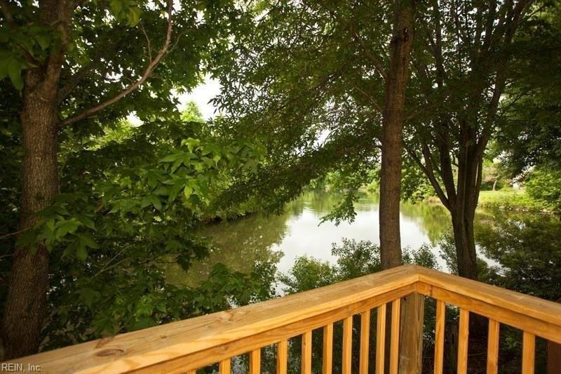 733 Waters Dr - Photo 7 of 26