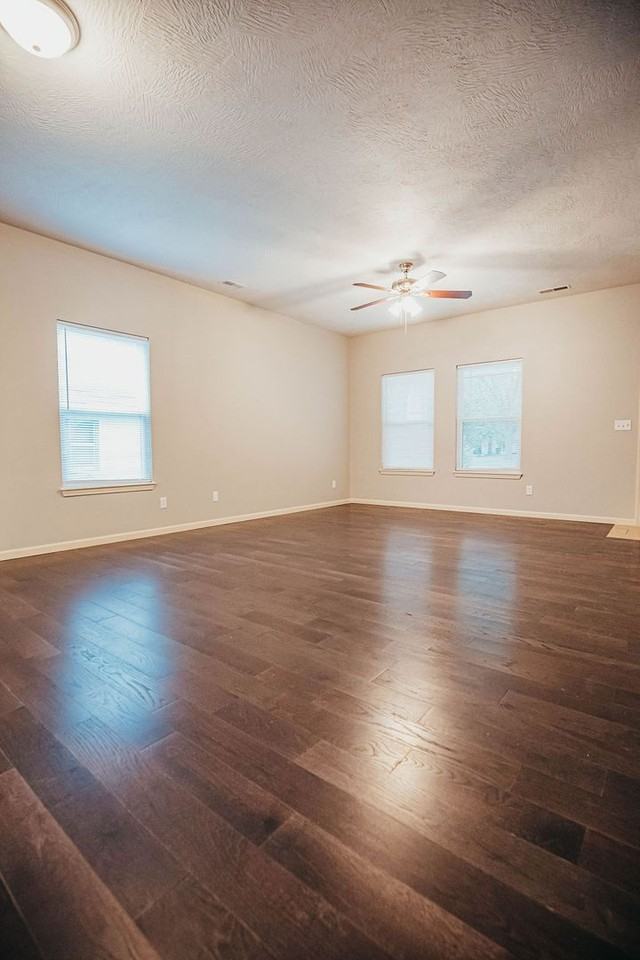 1148 S Maryland Ave - Photo 6 of 17