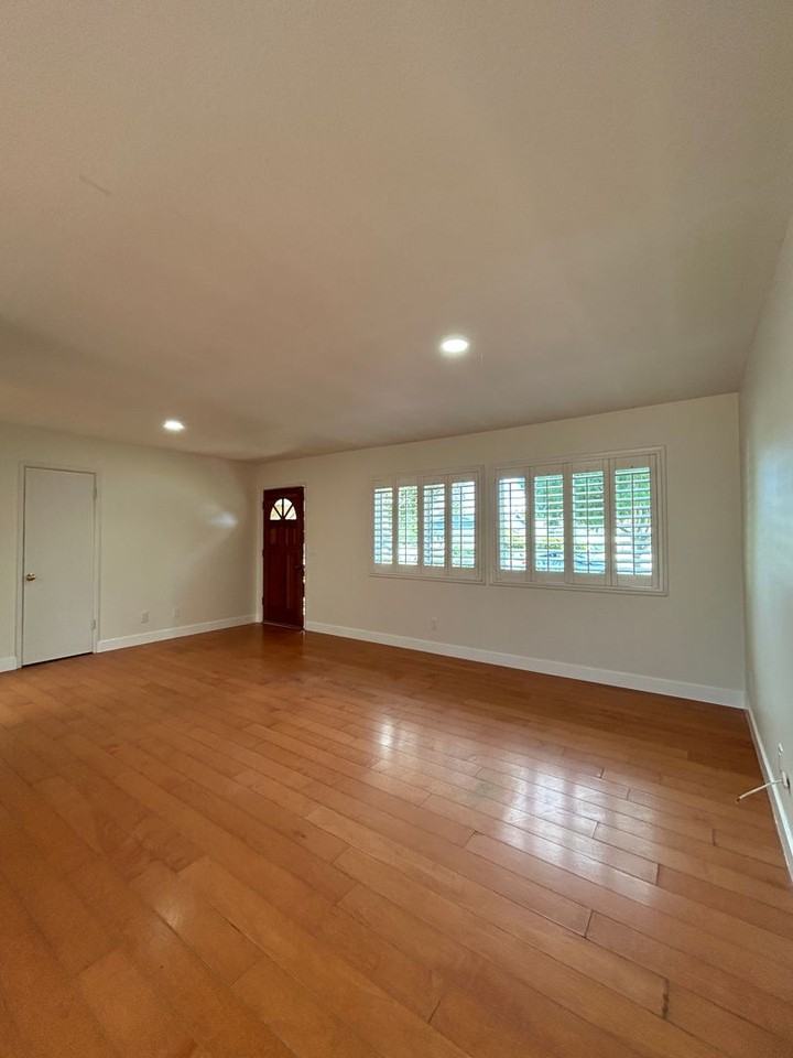 143 Hayes Ave - Photo 4 of 21
