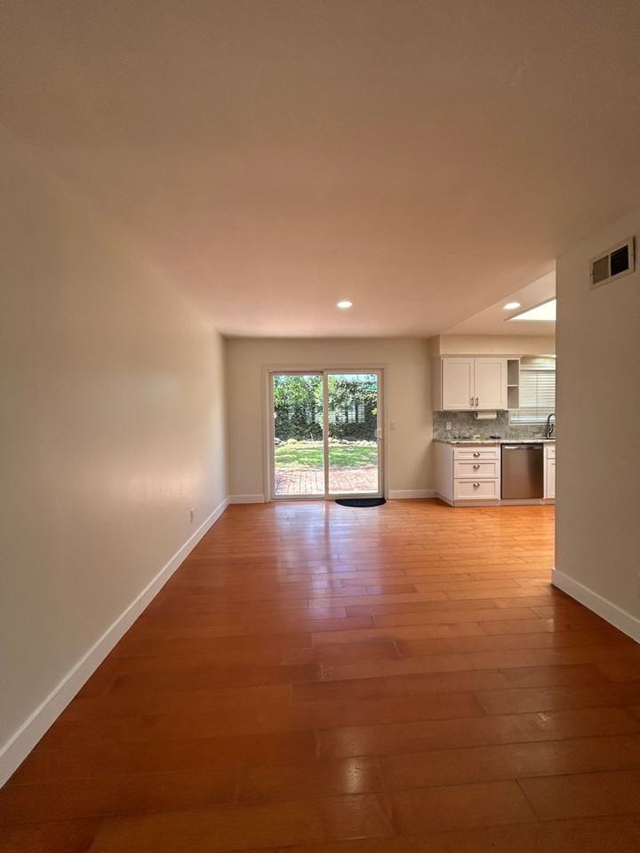 143 Hayes Ave - Photo 5 of 21