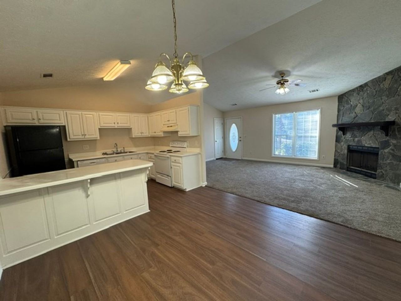 615 W Main St - Photo 3 of 12