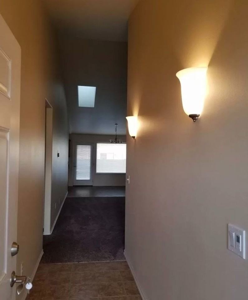 913 S 90th Ave #A - Photo 4 of 25