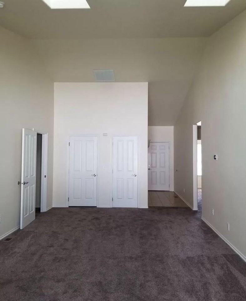 913 S 90th Ave #A - Photo 6 of 25