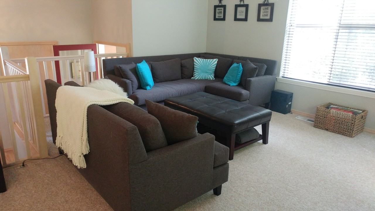 1025 Cedar Cir - Photo 4 of 33