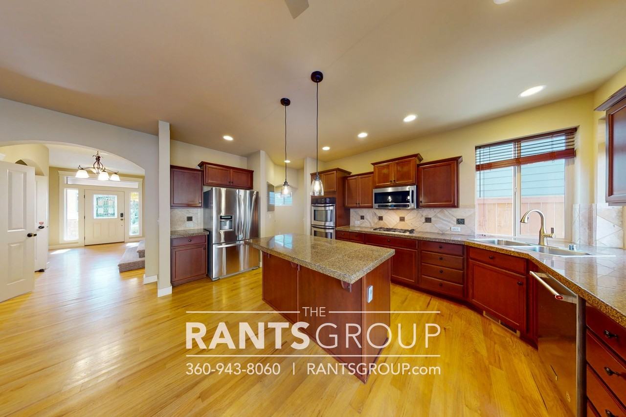 7746 Keystone Ave Ne - Photo 5 of 29