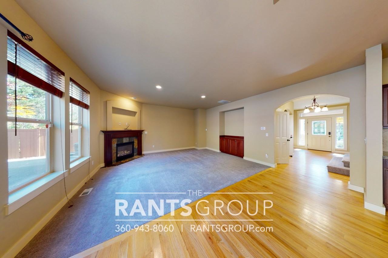 7746 Keystone Ave Ne - Photo 6 of 29