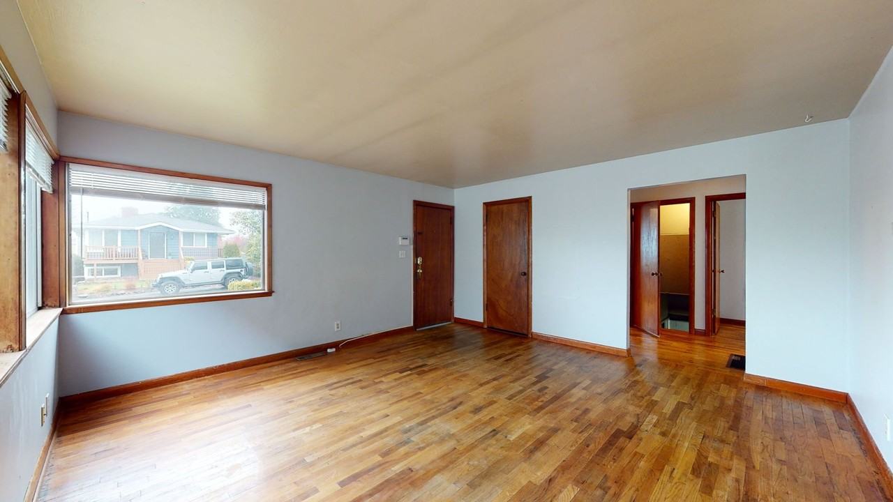 1215 N 36th St - Photo 4 of 23