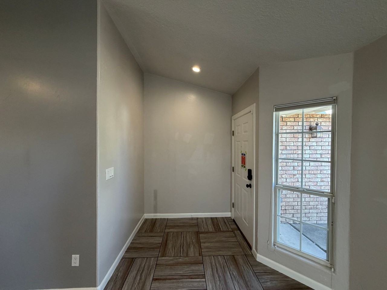 7024 Westford Pl Nw - Photo 4 of 34