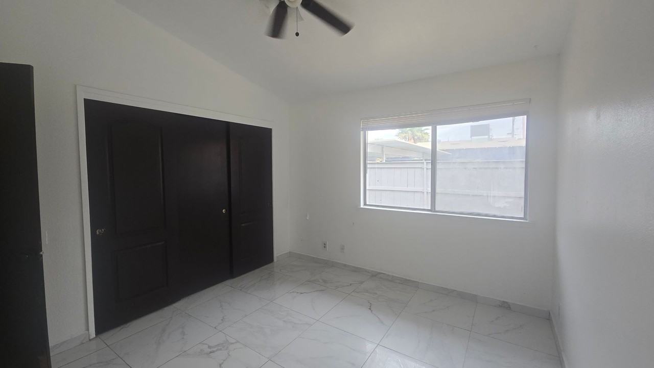 1034 Kaweah St - Photo 7 of 10