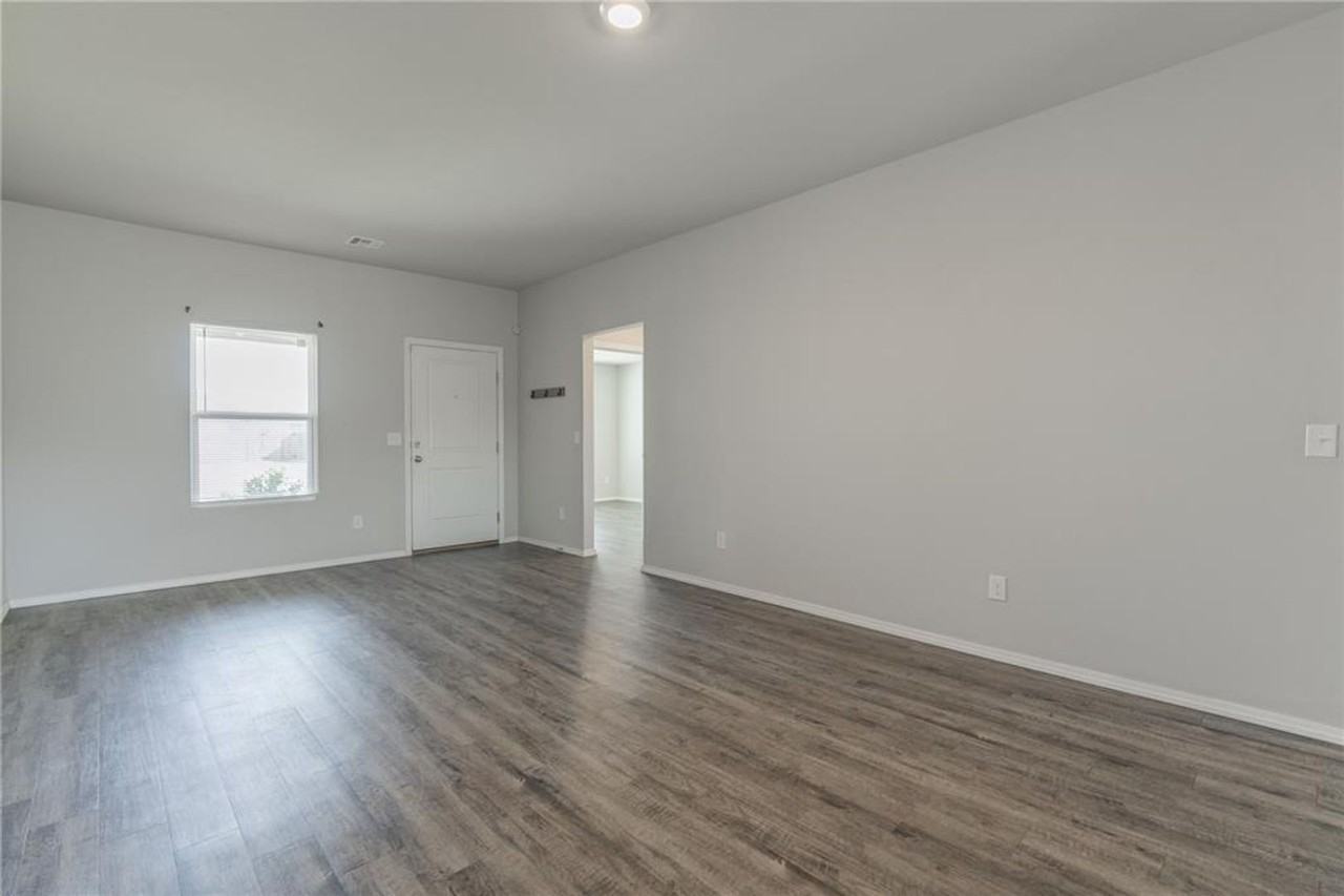 526 Se 3rd Ter - Photo 5 of 28