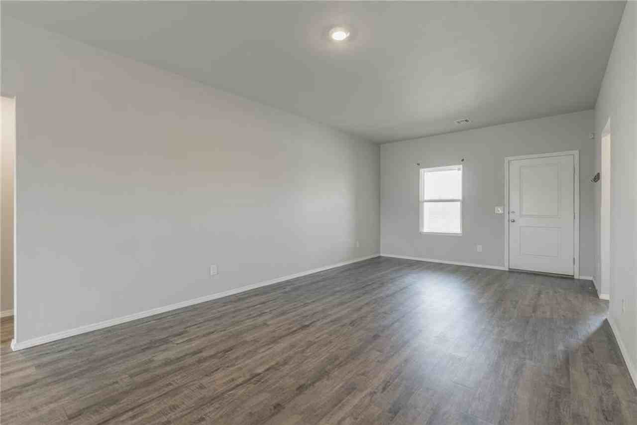 526 Se 3rd Ter - Photo 6 of 28