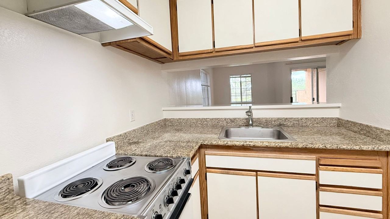 705 Watson Canyon Ct #100 - Photo 7 of 36