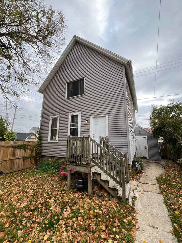 2636 N Booth St - Photo 2 of 9