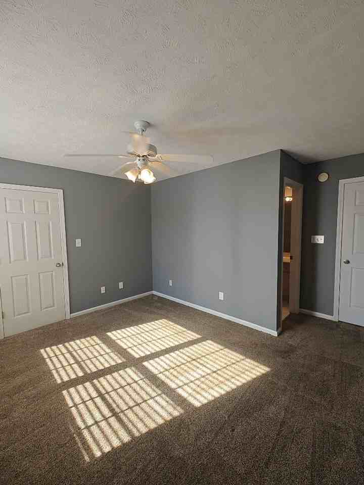353 Lucille Dr - Photo 4 of 32