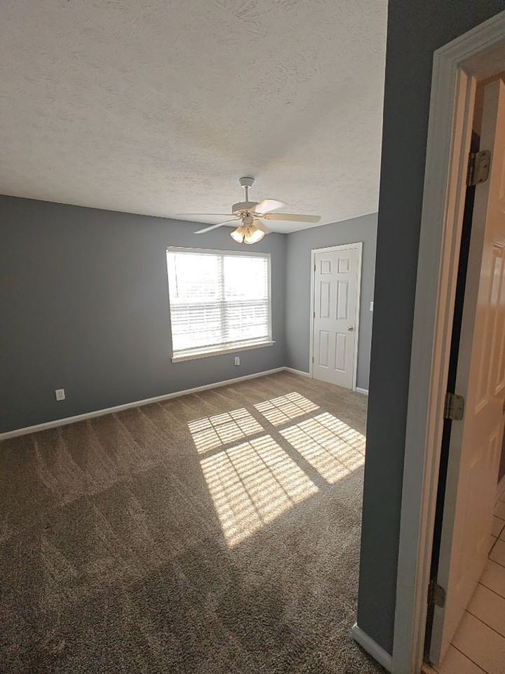 353 Lucille Dr - Photo 5 of 32