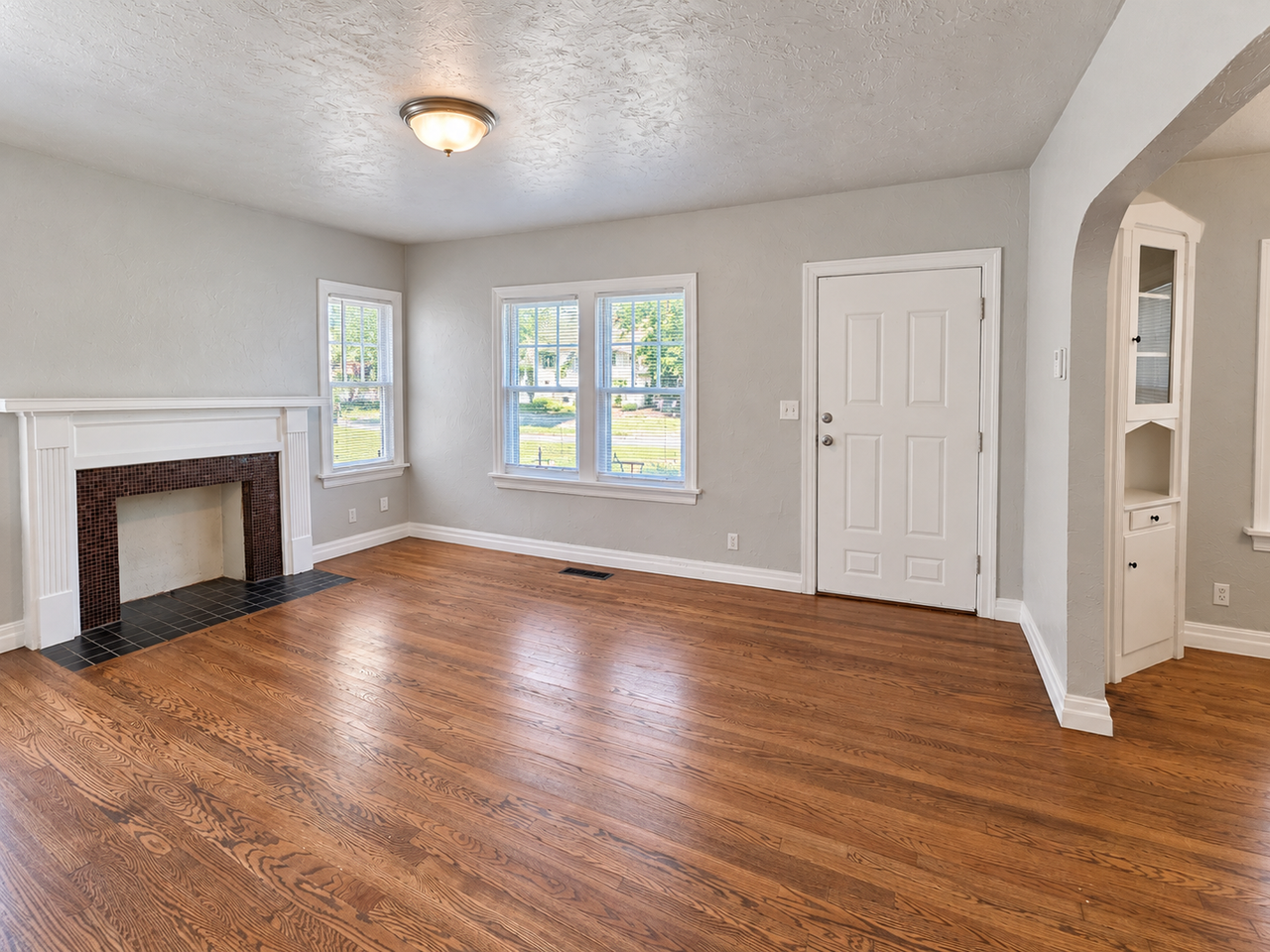 2620 W Park Pl - Photo 4 of 28