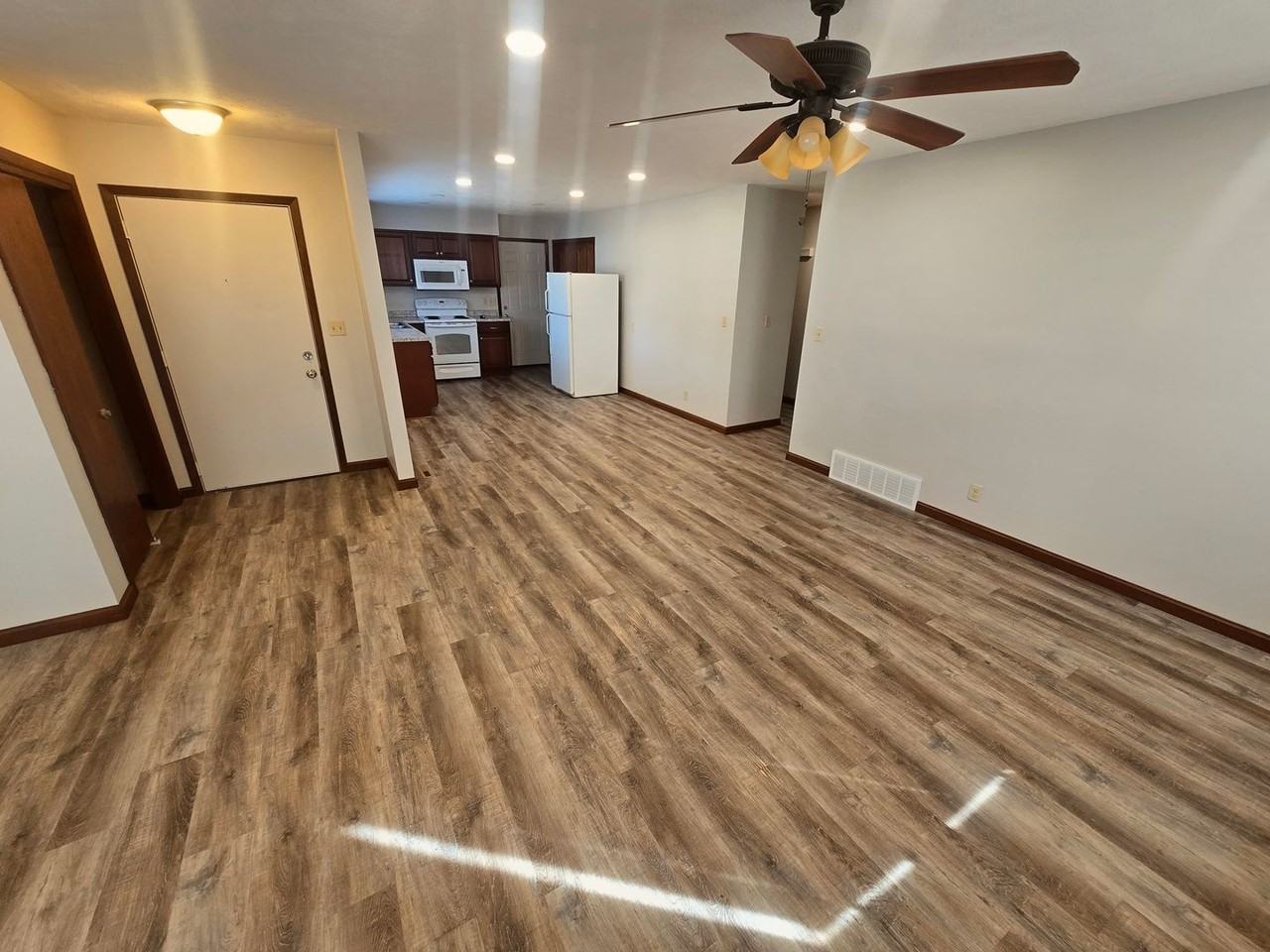 2533 W 4th St - Photo 5 of 12