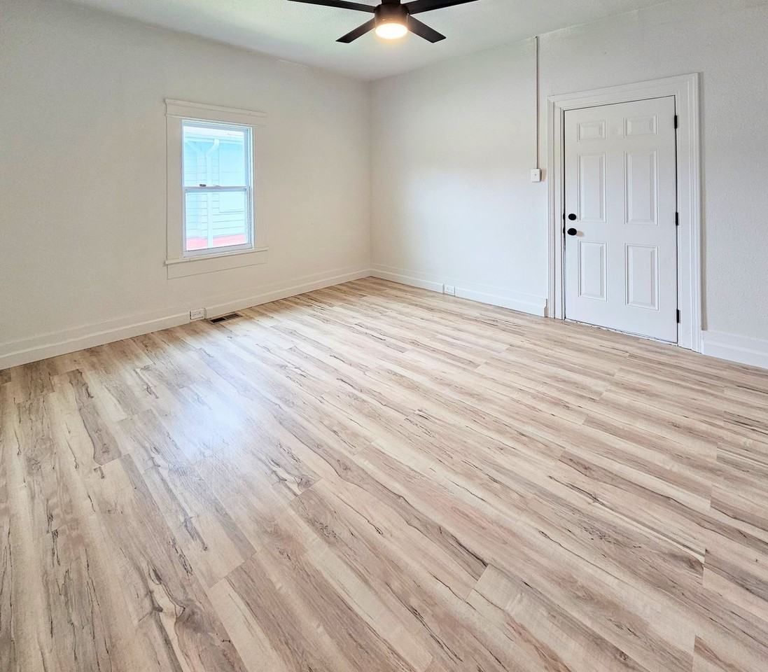 3917 Holston Dr - Photo 2 of 19