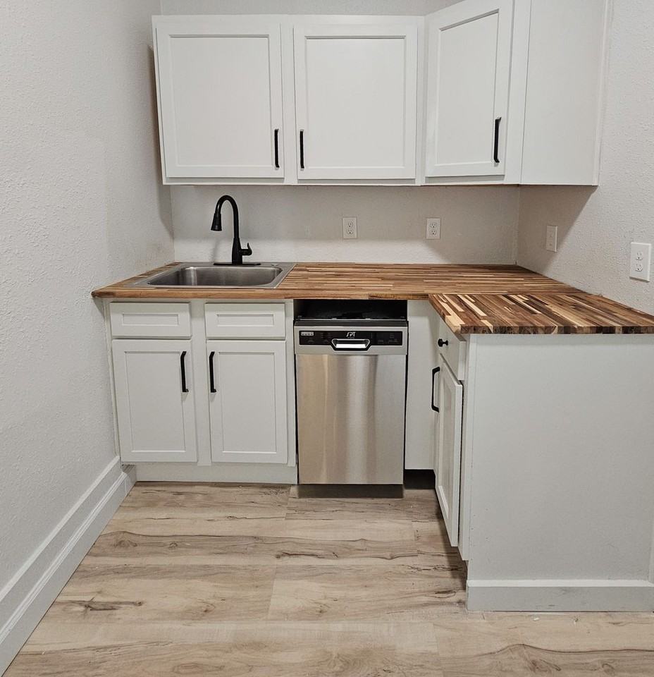 3917 Holston Dr - Photo 3 of 19