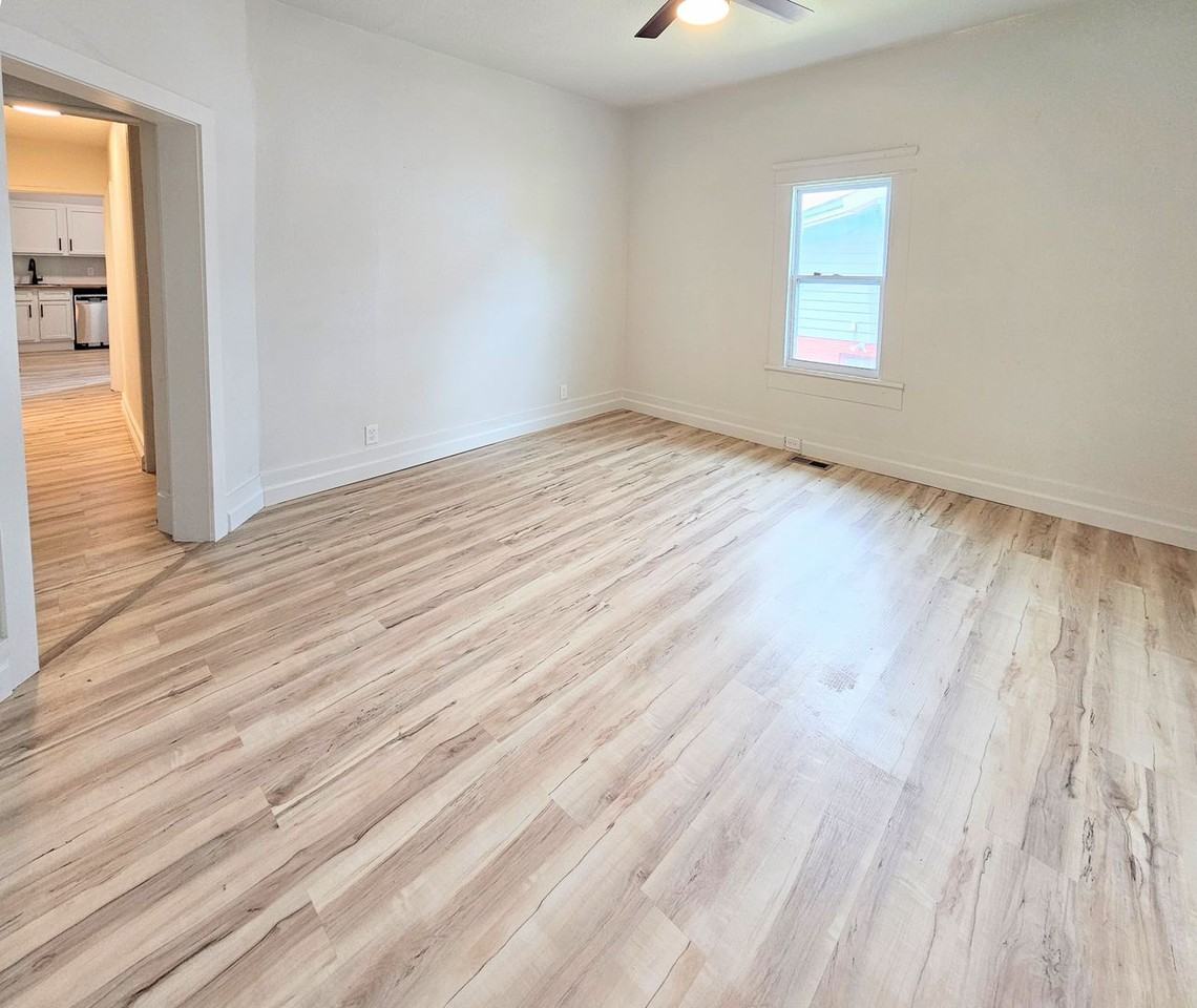 3917 Holston Dr - Photo 5 of 19