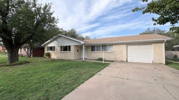 featured image of 3002 Bandolina Ave