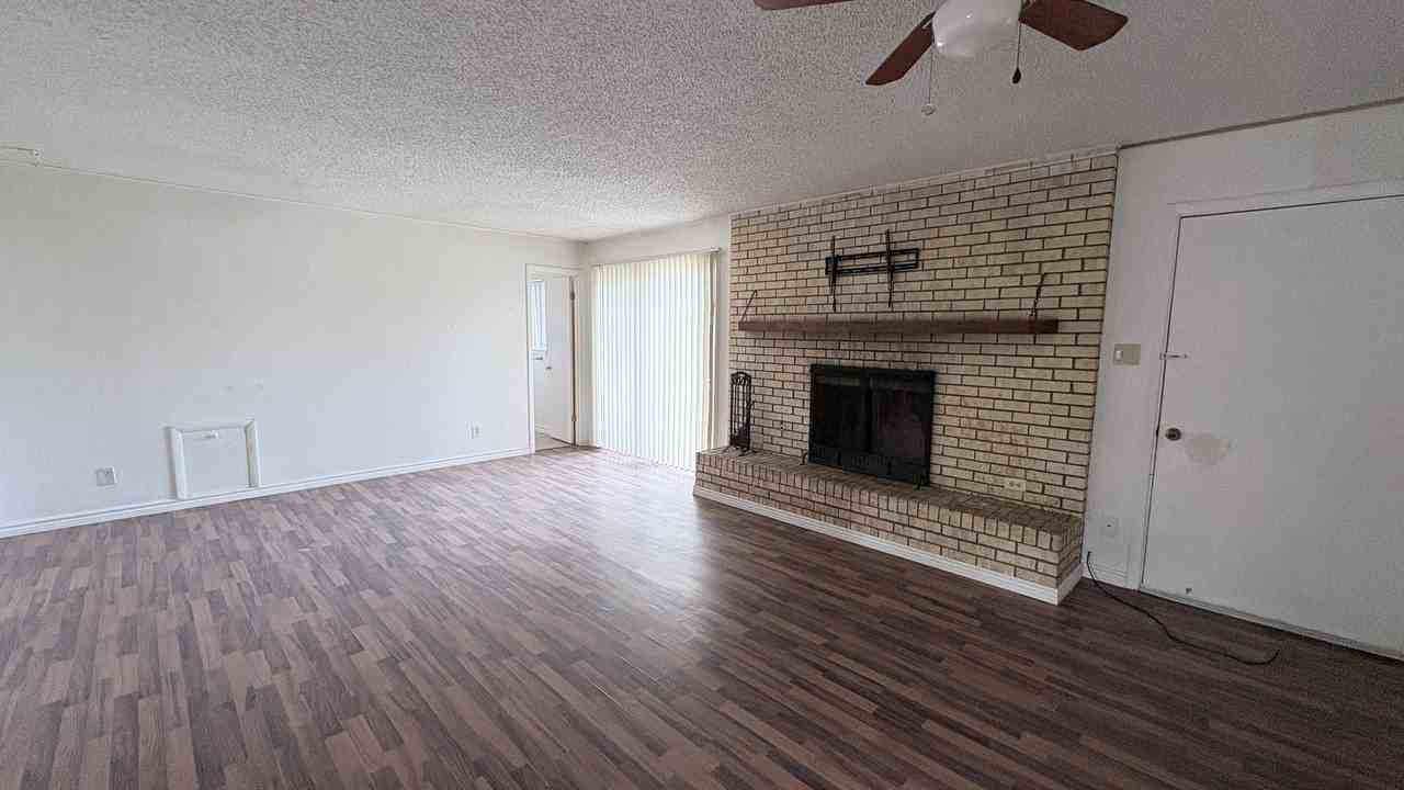 3002 Bandolina Ave - Photo 3 of 12