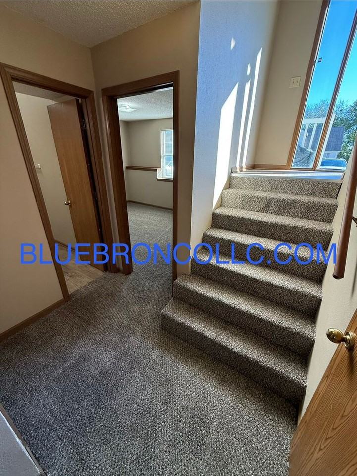200 N Crest Dr - Photo 6 of 11