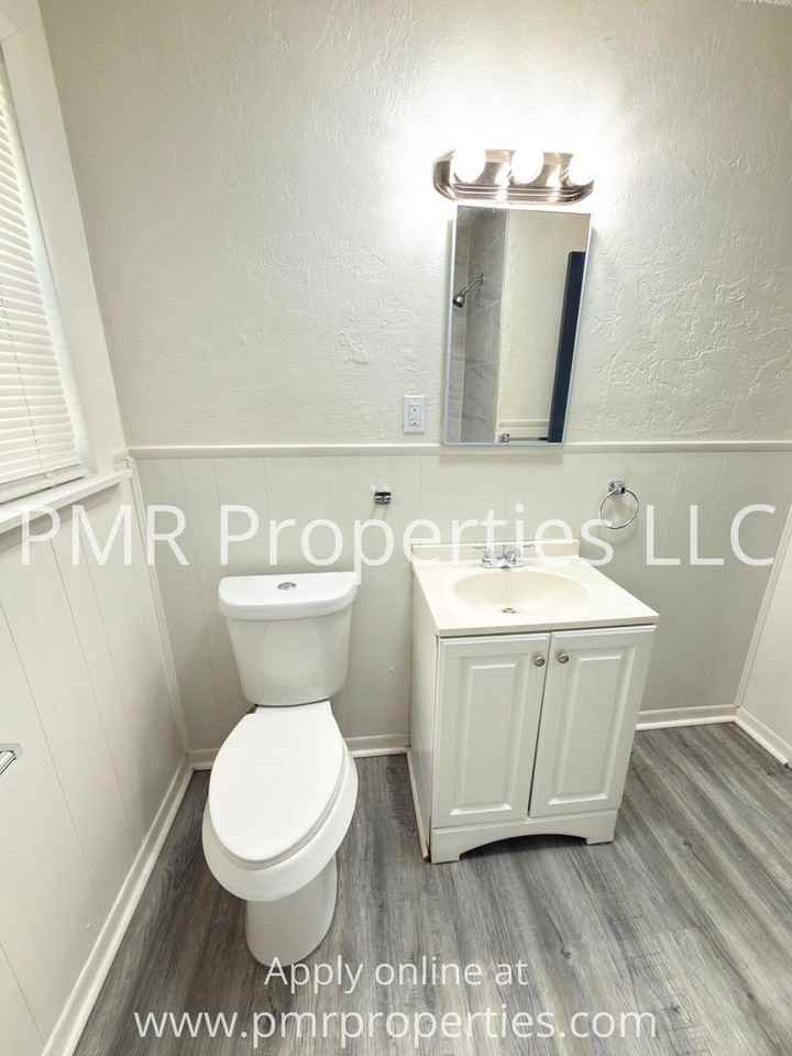 1901 Nw Cherry Ave - Photo 5 of 12