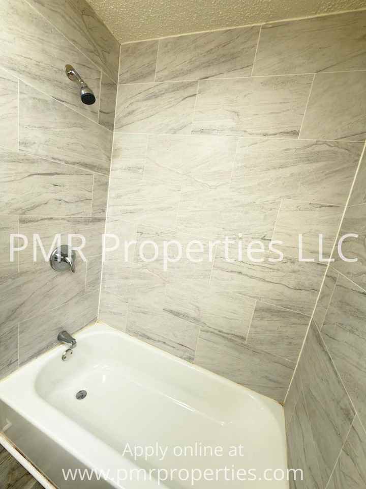 1901 Nw Cherry Ave - Photo 6 of 12
