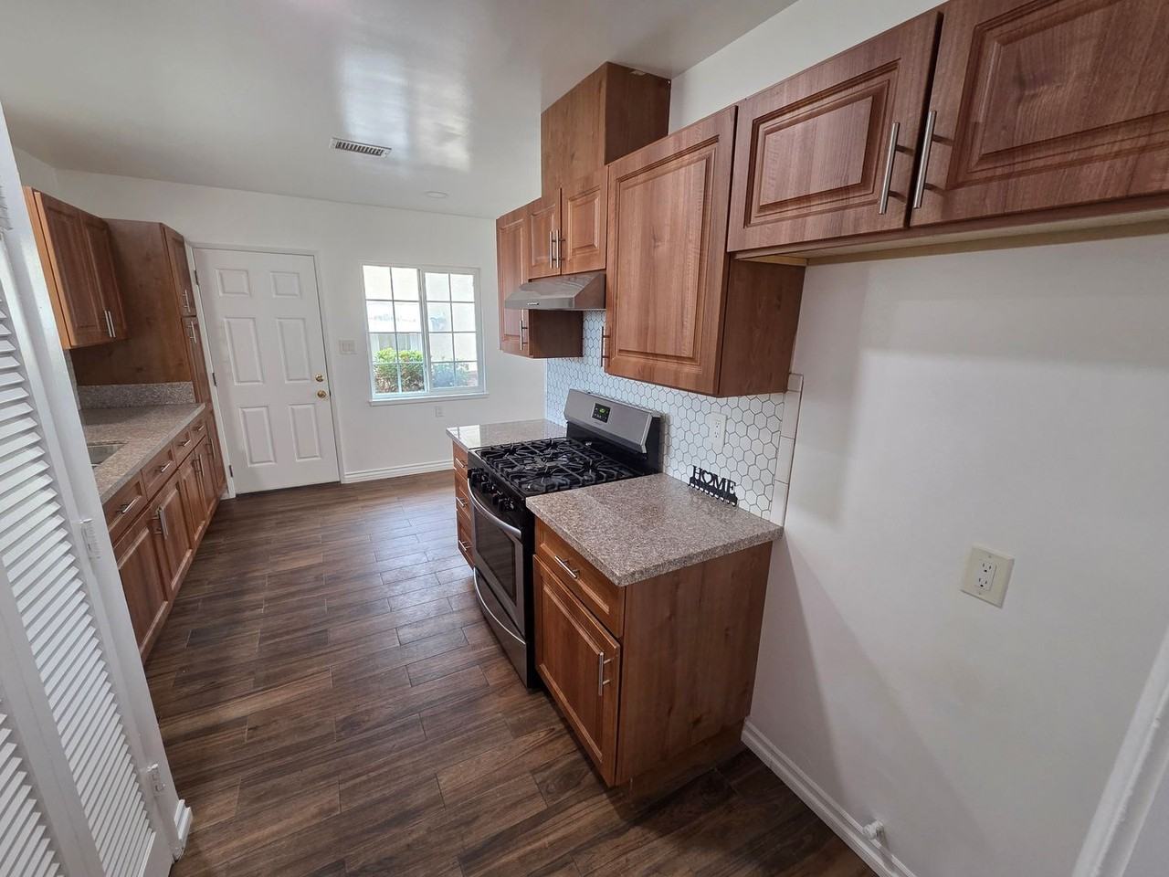 14533 Rio Blanco Rd - Photo 4 of 30