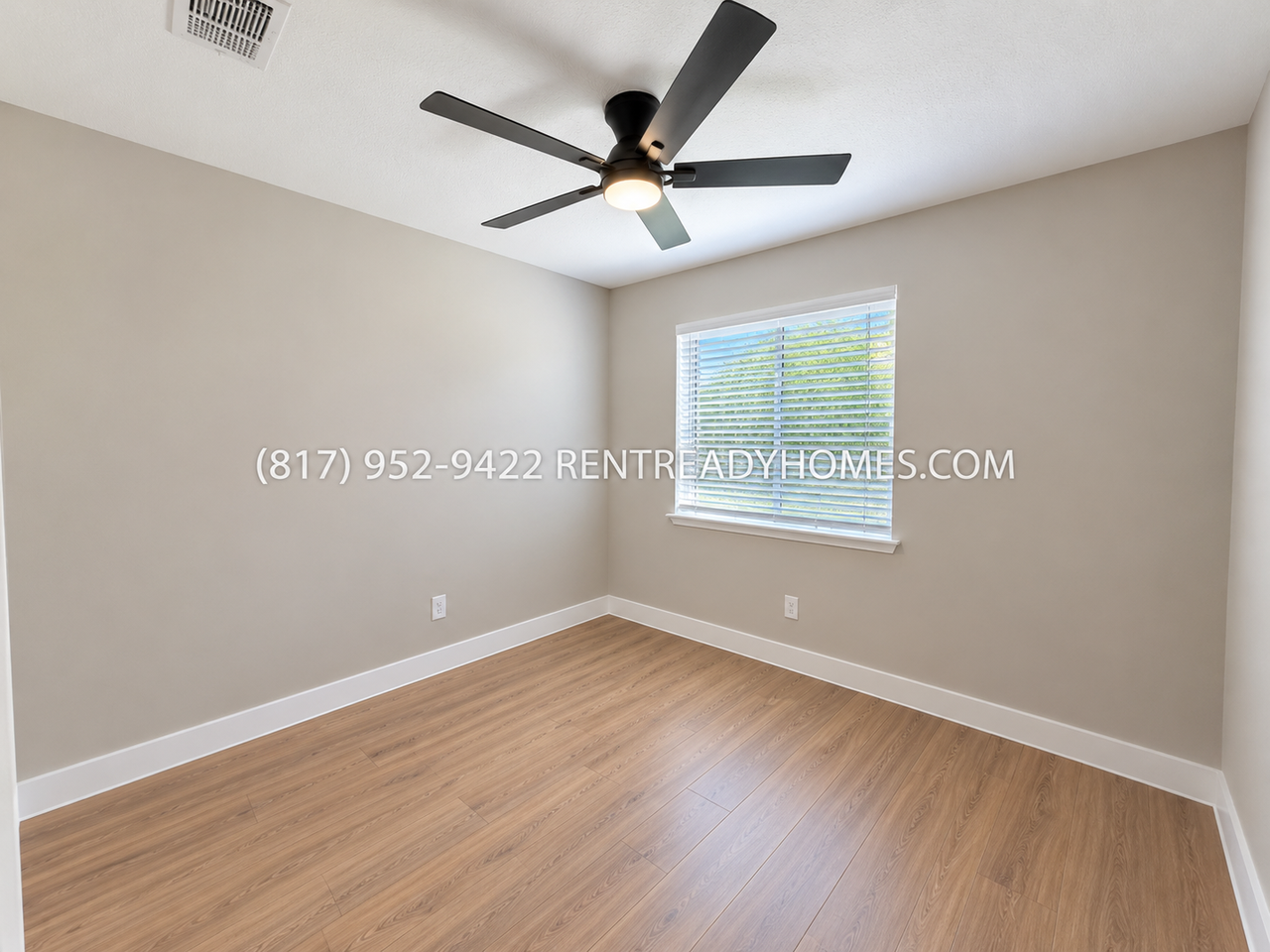 6215 Foxleigh Rd - Photo 3 of 10