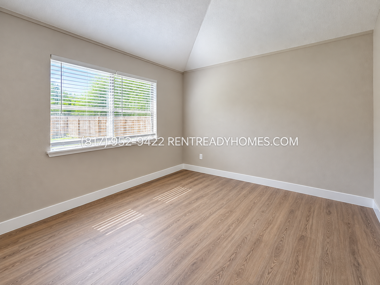 6215 Foxleigh Rd - Photo 4 of 10