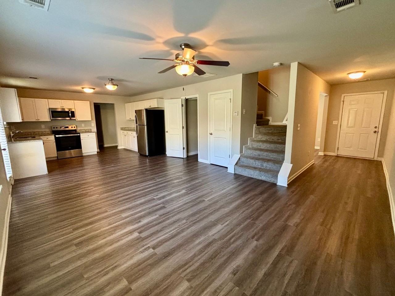 321 Nutwood Trce - Photo 3 of 25