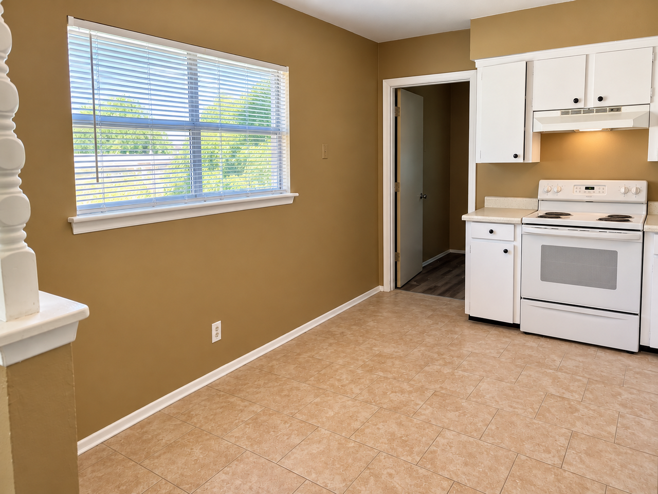 3549 S Lynn St - Photo 3 of 21